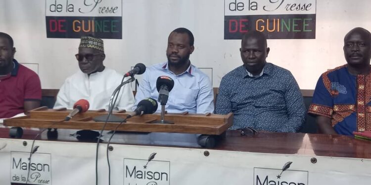Des  importateurs de véhicules et de pièces détachées soutiennent la junte militaire en Guinée