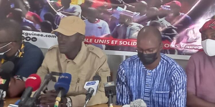 Le FNDC est-il sérieux ? Une liste des promoteurs du 3e mandat sans Col Mamady Doumbouya et Balla Samoura