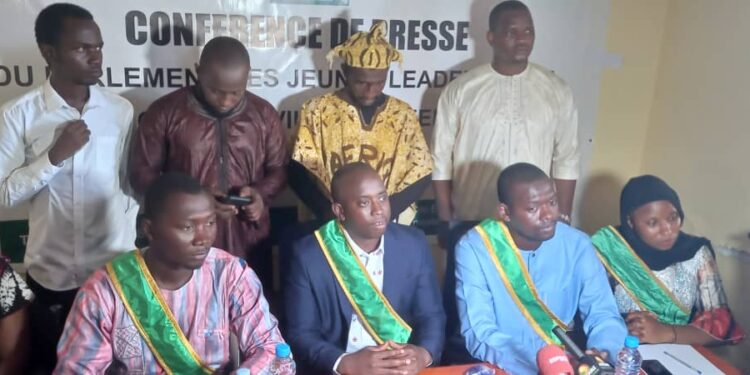 Le parlement des jeunes leaders de la société civile, satisfait du début de la transition