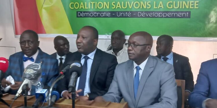 Une nouvelle coalition politique pour sauver la transition en Guinée