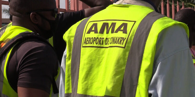Aéaroport Conakry-Gbessia: “un chien d’olfaction mieux traité qu’un être humain” dixt un agent de l’AMA